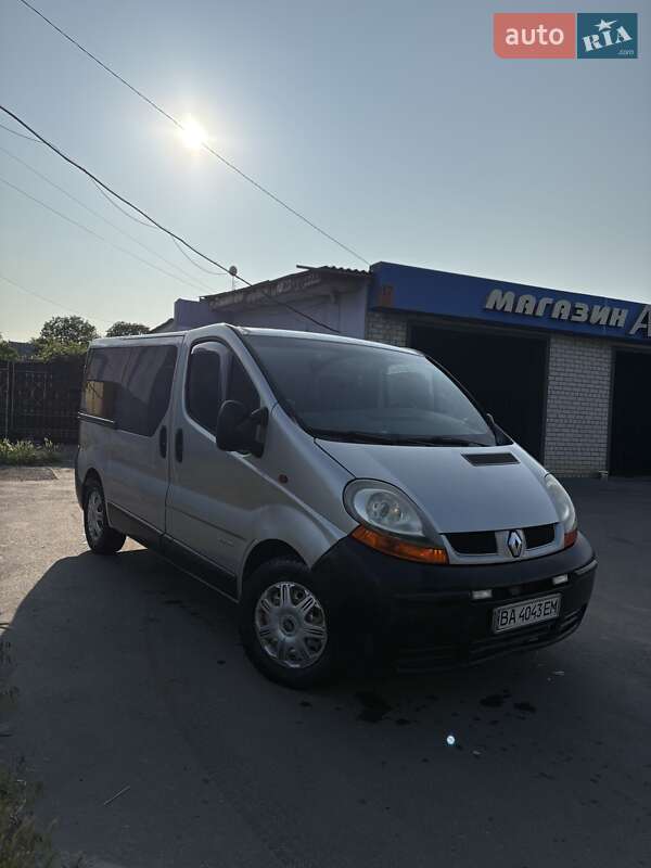 Минивэн Renault Trafic 2002 в Александрие Минивэн Renault Trafic 2002 в Александрие