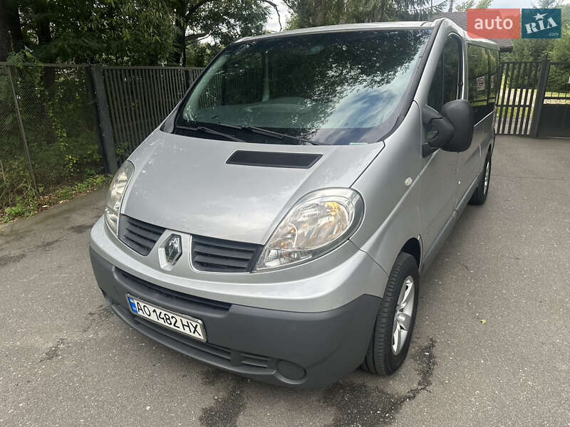 Минивэн Renault Trafic 2010 в Буче