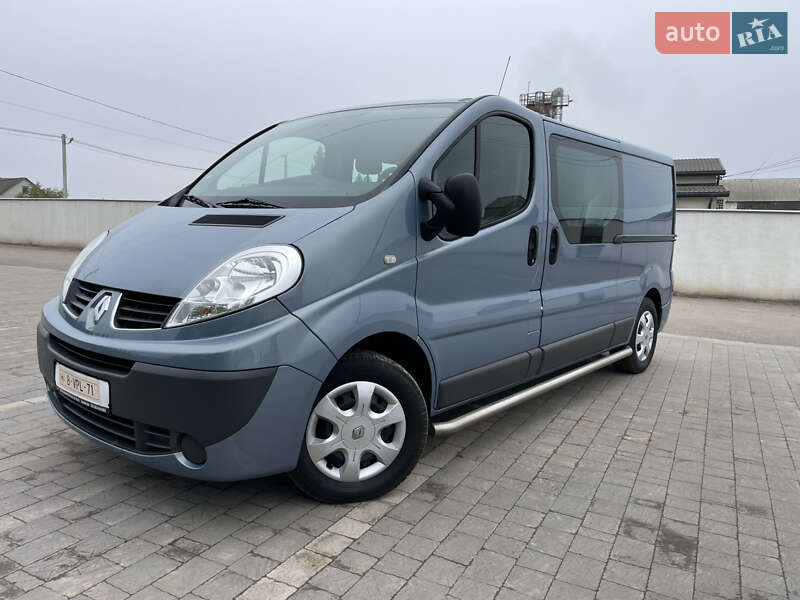 Минивэн Renault Trafic 2012 в Дубно