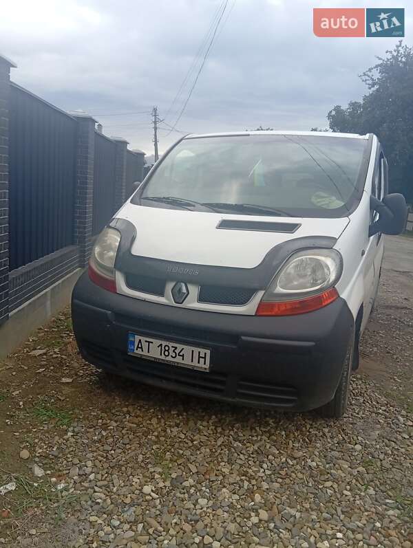 Мінівен Renault Trafic 2003 в Снятині