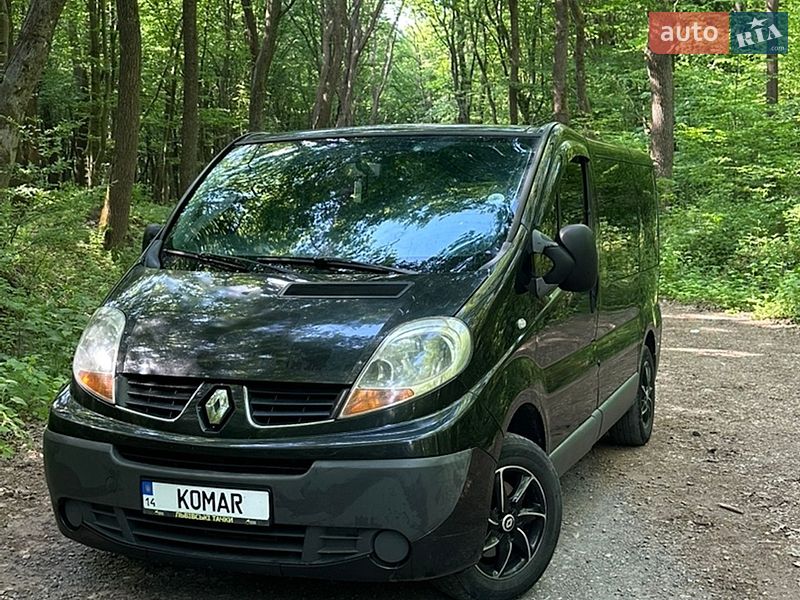 Минивэн Renault Trafic 2009 в Мостиске