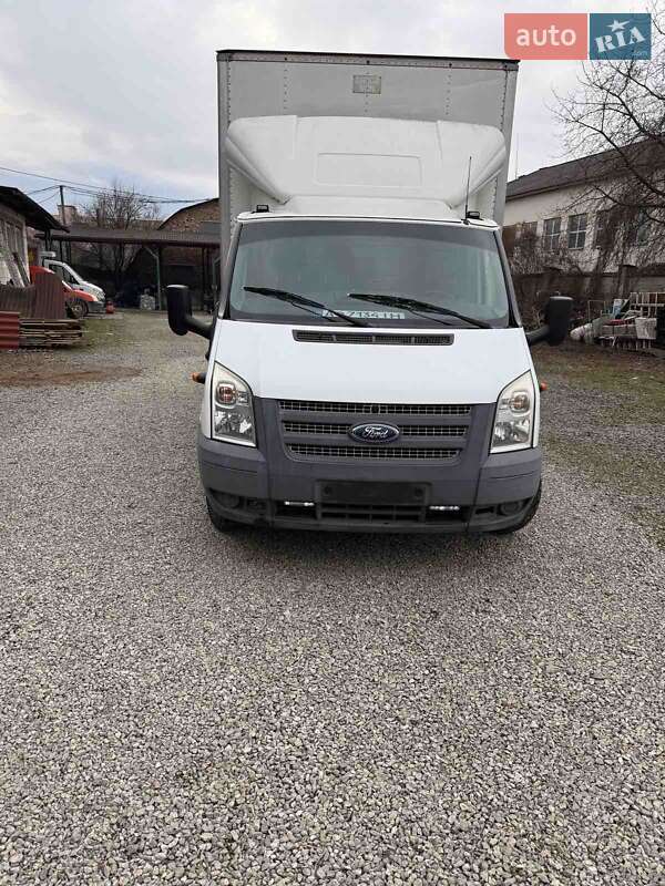 Грузовой фургон Ford Transit 2012 в Тячеве