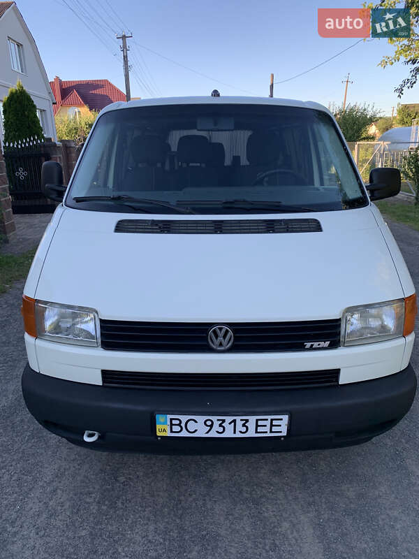 Минивэн Volkswagen Transporter 2000 в Костополе