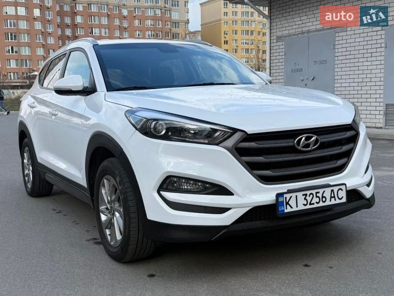Позашляховик / Кросовер Hyundai Tucson 2015 в Києві
