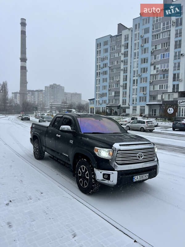 Пикап Toyota Tundra 2015 в Черкассах