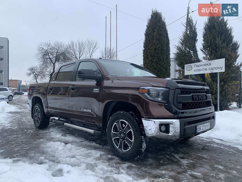 Пикап Toyota Tundra 2016 в Ровно Пикап Toyota Tundra 2016 в Ровно