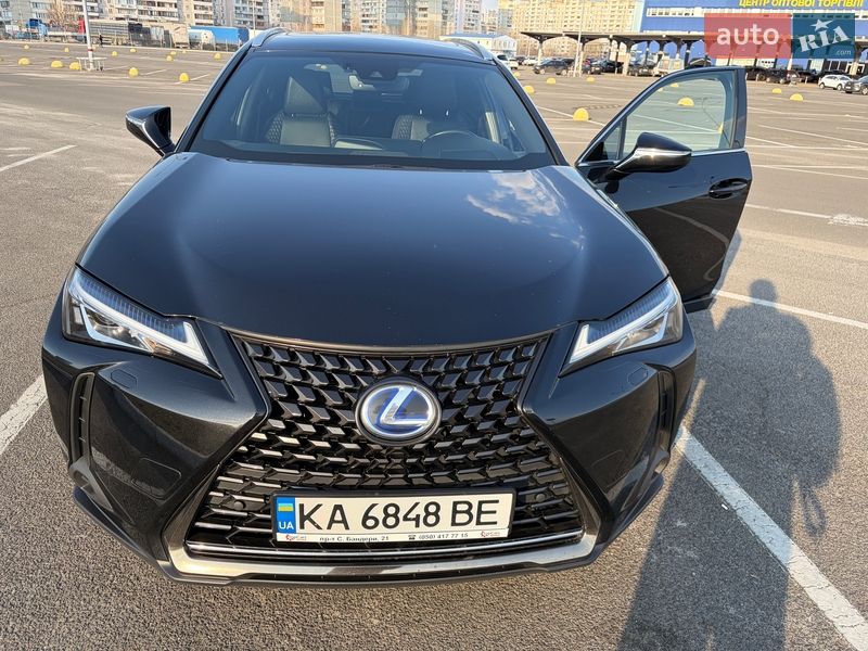 Позашляховик / Кросовер Lexus UX 2019 в Тернополі