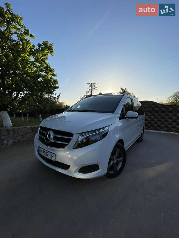 Минивэн Mercedes-Benz V-Class 2015 в Ровно
