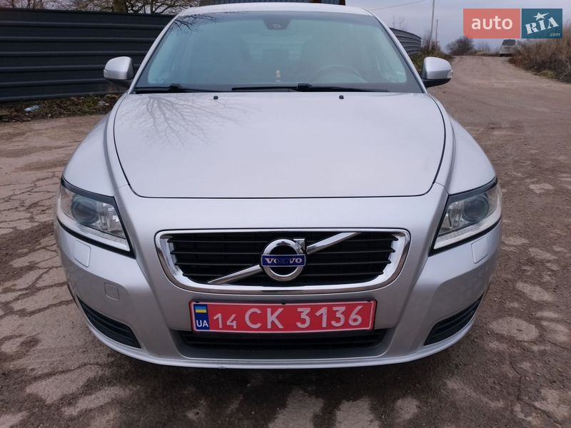 Универсал Volvo V50 2010 в Тернополе