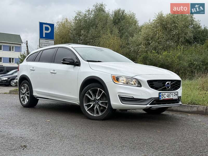 Универсал Volvo V60 Cross Country 2015 в Львове Универсал Volvo V60 Cross Country 2015 в Львове