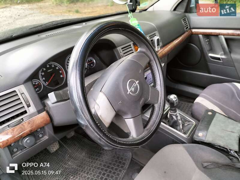 Седан Opel Vectra 2004 в Киеве