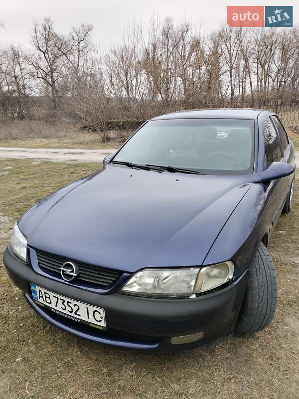 Седан Opel Vectra 1998 в Ямполе