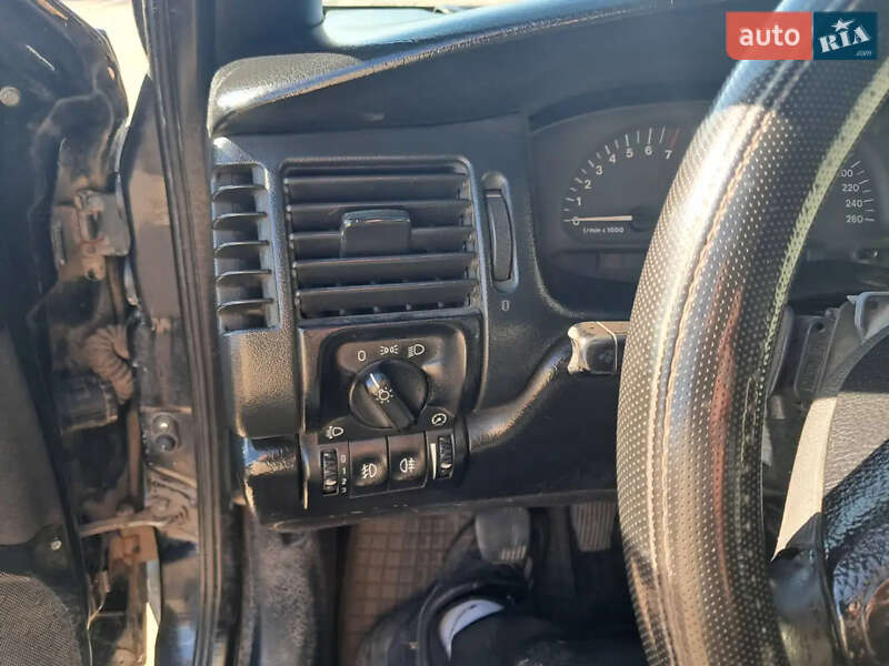 Лифтбек Opel Vectra 1996 в Одессе