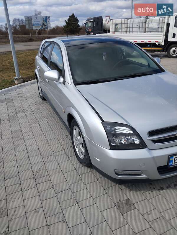 Ліфтбек Opel Vectra 2003 в Мостиській