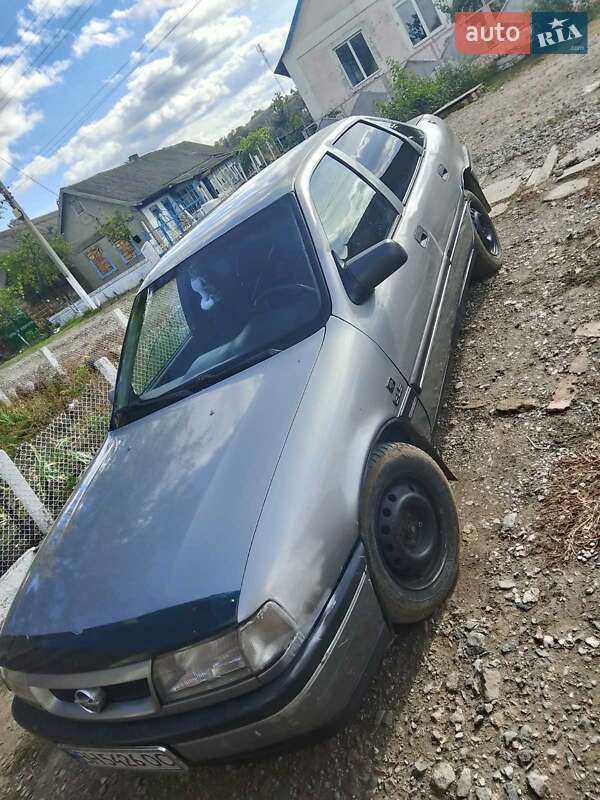 Ліфтбек Opel Vectra 1993 в Арцизові Ліфтбек Opel Vectra 1993 в Арцизові
