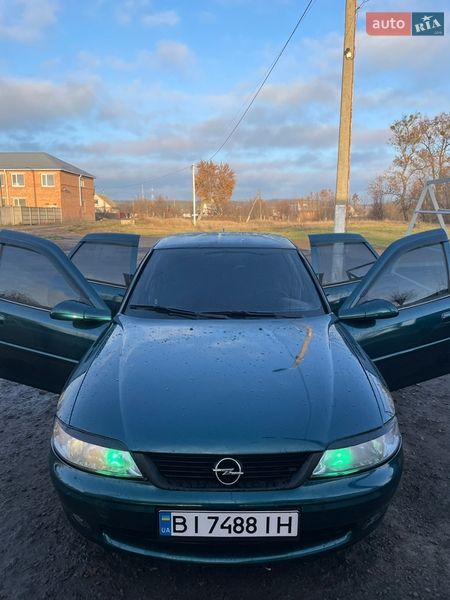 Лифтбек Opel Vectra 1999 в Зенькове Лифтбек Opel Vectra 1999 в Зенькове