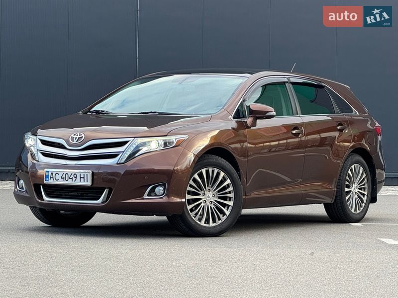 Позашляховик / Кросовер Toyota Venza 2013 в Києві