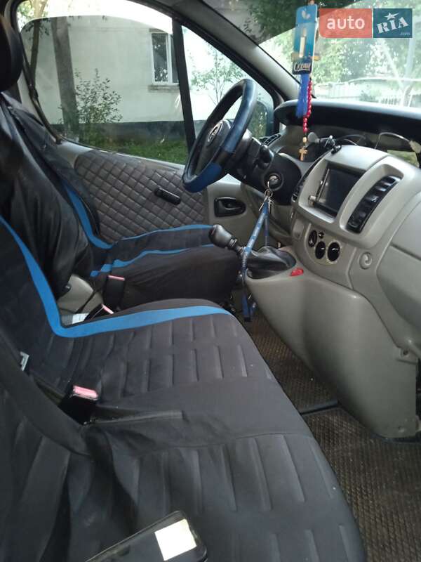 Мінівен Opel Vivaro 2001 в Самборі