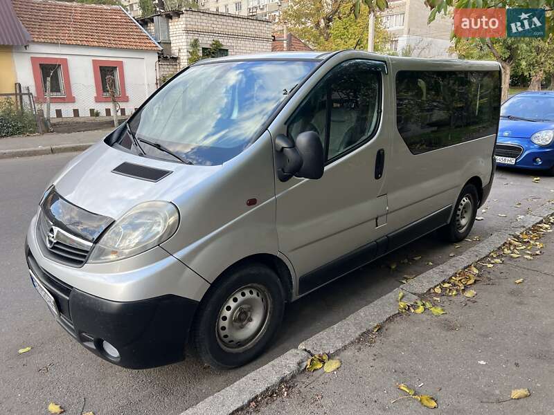Минивэн Opel Vivaro 2007 в Николаеве Минивэн Opel Vivaro 2007 в Николаеве