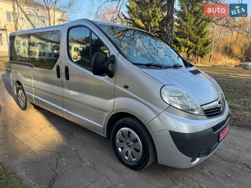 Минивэн Opel Vivaro 2011 в Луцке