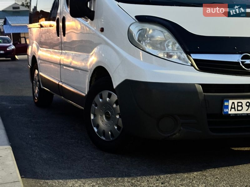 Мінівен Opel Vivaro 2008 в Бару Мінівен Opel Vivaro 2008 в Бару