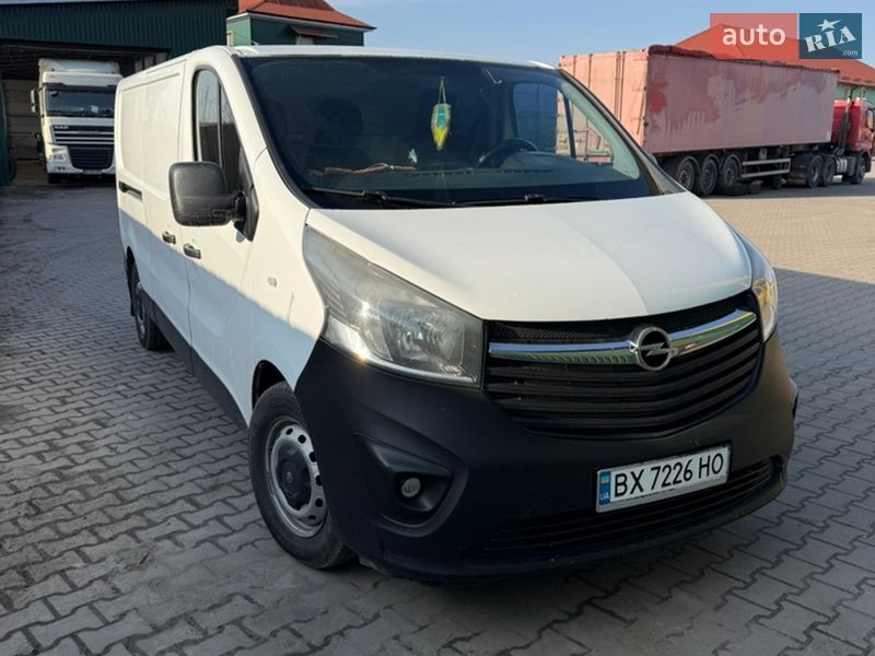 Вантажний фургон Opel Vivaro 2015 в Ізяславі