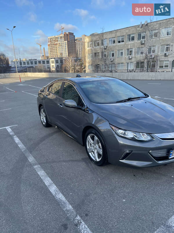 Хэтчбек Chevrolet Volt 2017 в Киеве