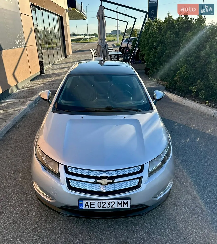 Chevrolet Volt 2011 photo 2