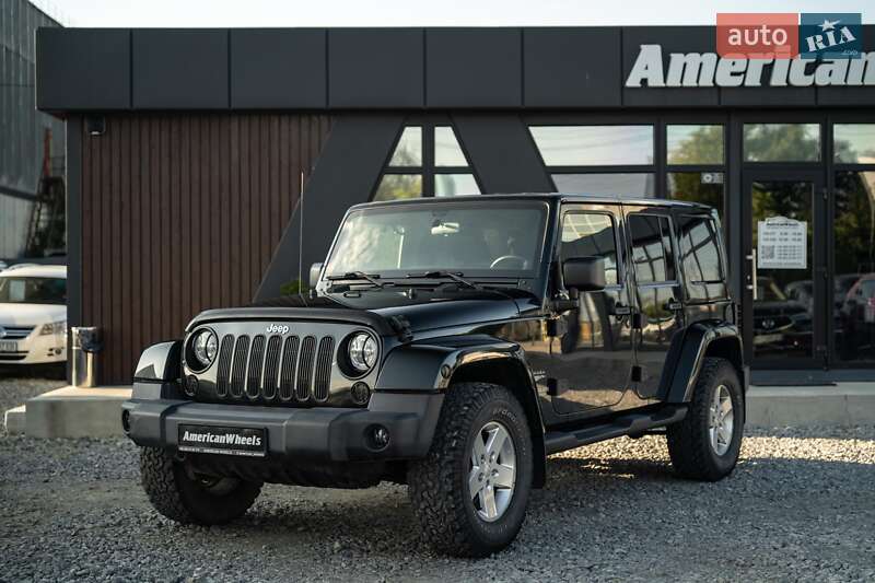 Внедорожник / Кроссовер Jeep Wrangler 2012 в Черновцах