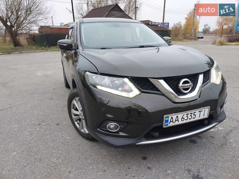 Позашляховик / Кросовер Nissan X-Trail 2015 в Києві