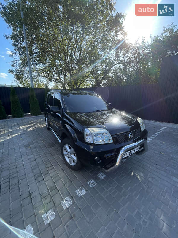 Внедорожник / Кроссовер Nissan X-Trail 2004 в Звягеле