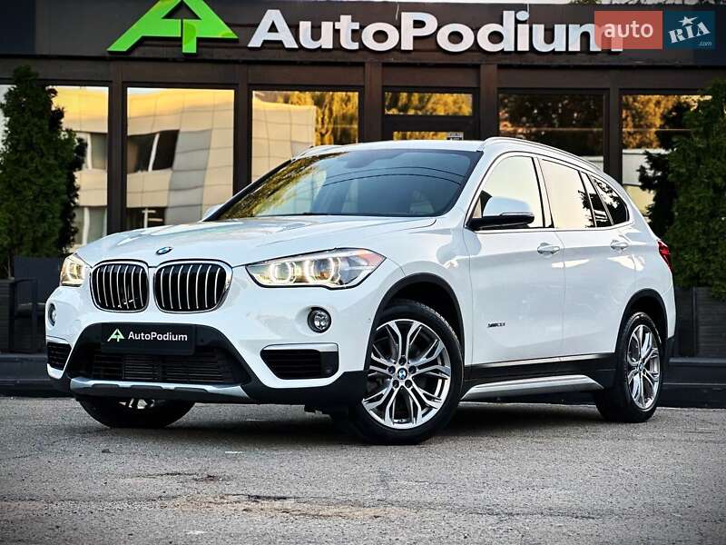 Внедорожник / Кроссовер BMW X1 2016 в Киеве