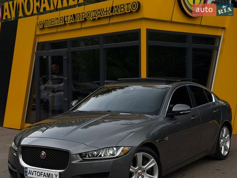 Седан Jaguar XE 2016 в Києві