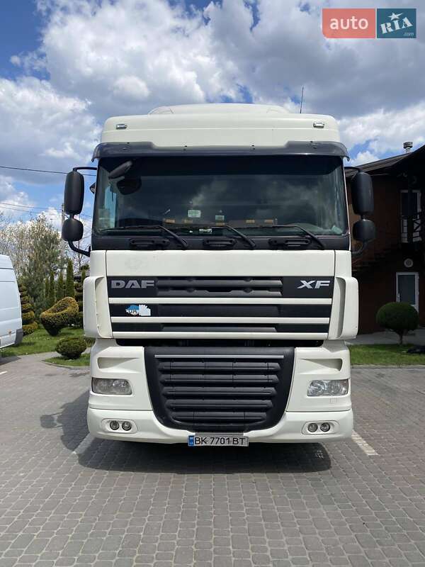 Тягач DAF XF 105 2013 в Ровно