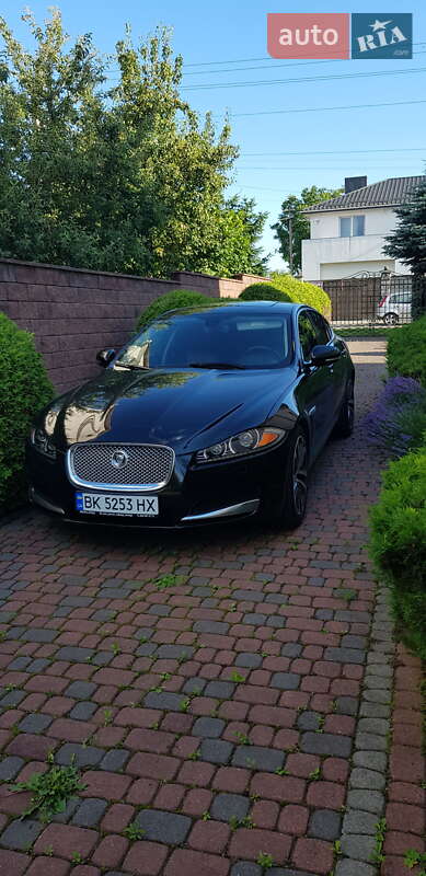Седан Jaguar XF 2012 в Ровно