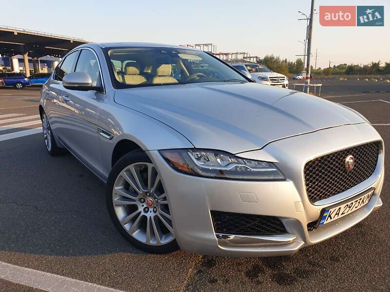 Седан Jaguar XF 2018 в Киеве Седан Jaguar XF 2018 в Киеве