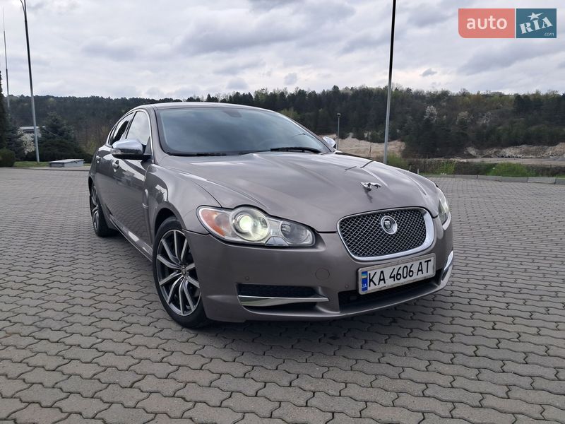 Седан Jaguar XF 2010 в Могилів-Подільському