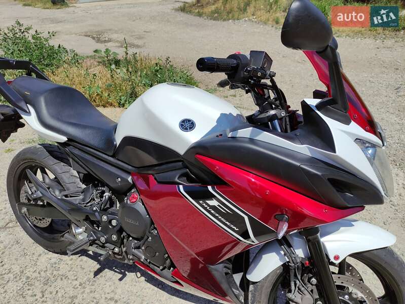 Мотоцикл Спорт-туризм Yamaha XJ6 Diversion 2013 в Кривому Розі Мотоцикл Спорт-туризм Yamaha XJ6 Diversion 2013 в Кривому Розі