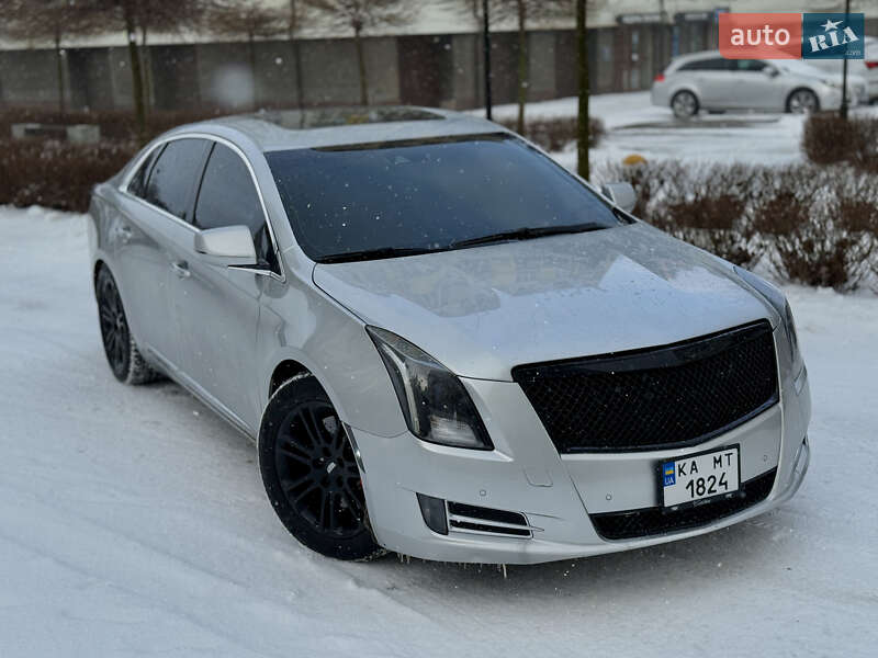 Седан Cadillac XTS 2012 в Ивано-Франковске