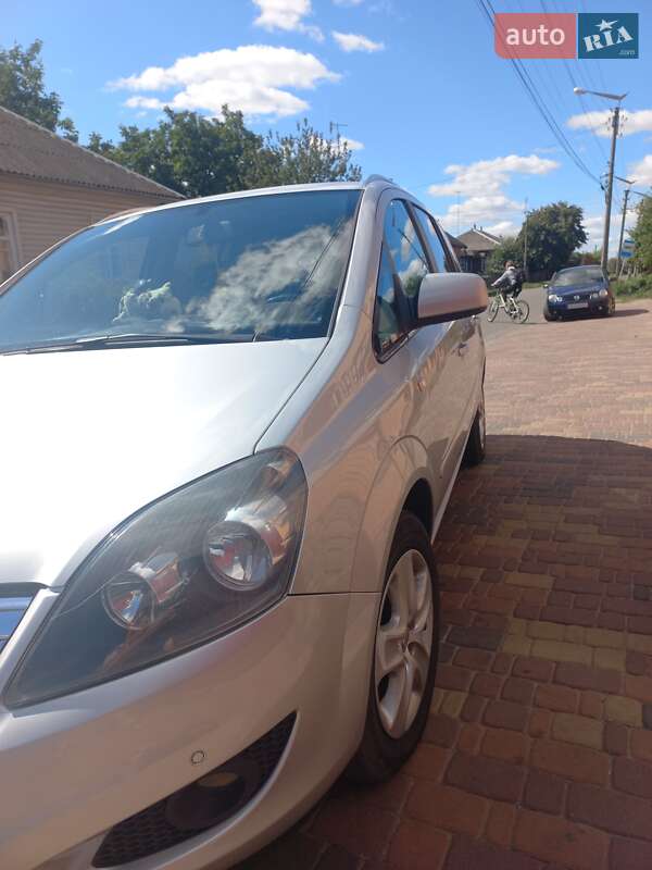 Минивэн Opel Zafira 2011 в Нежине