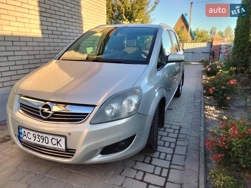 Минивэн Opel Zafira 2009 в Луцке
