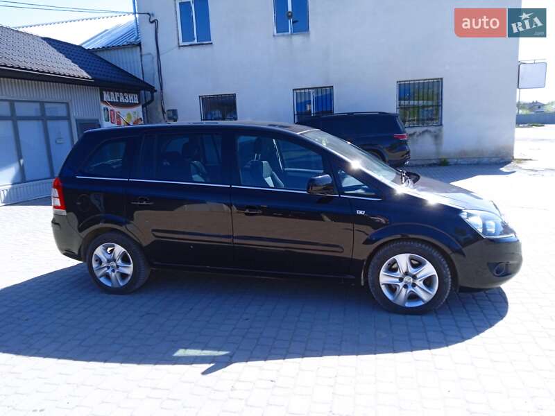 Минивэн Opel Zafira 2011 в Гусятине