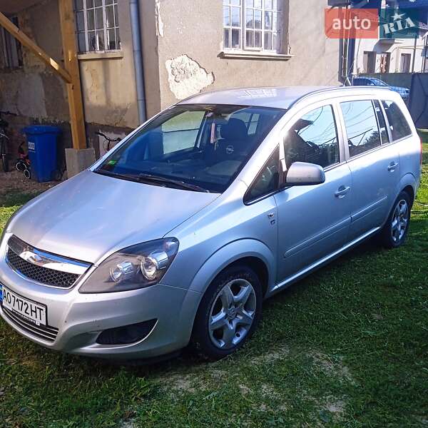Минивэн Opel Zafira 2010 в Мукачево Минивэн Opel Zafira 2010 в Мукачево