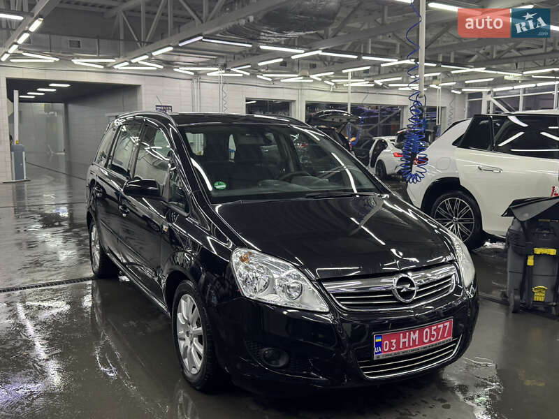 Минивэн Opel Zafira 2009 в Луцке