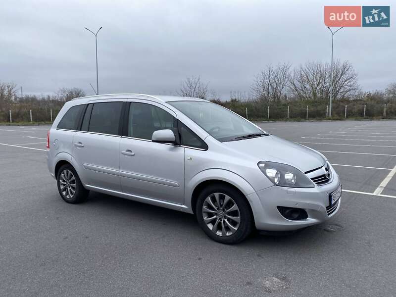 Минивэн Opel Zafira 2011 в Виннице