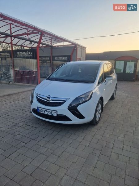 Микровэн Opel Zafira 2014 в Тячеве Микровэн Opel Zafira 2014 в Тячеве