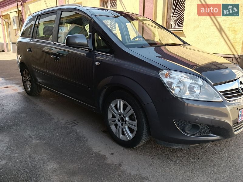 Мінівен Opel Zafira 2010 в Прилуках