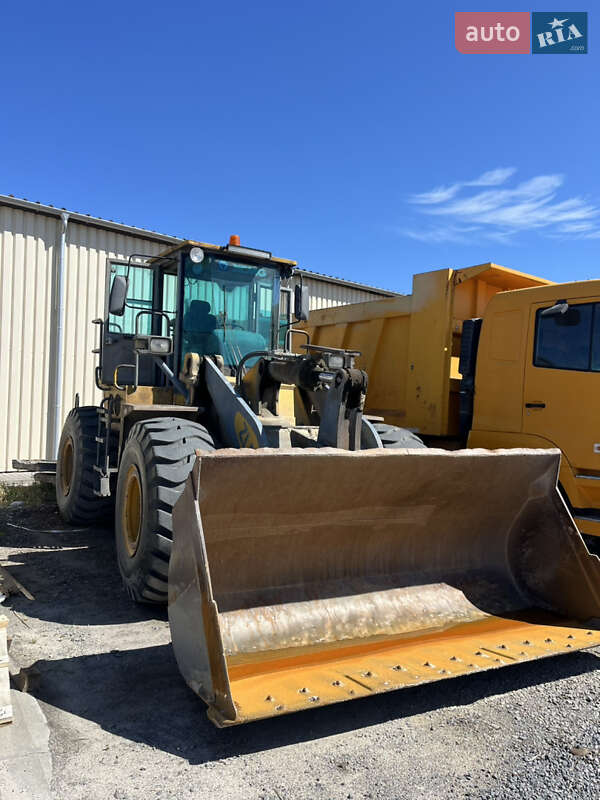 Фронтальный погрузчик XCMG ZL 50 2005 в Луцке