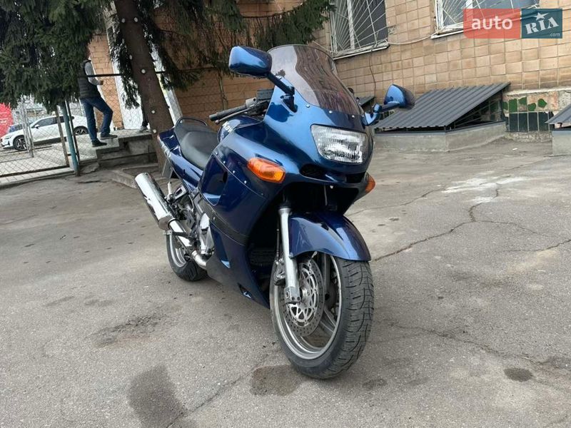 Спортбайк Kawasaki ZX 2003 в Полтаве Спортбайк Kawasaki ZX 2003 в Полтаве