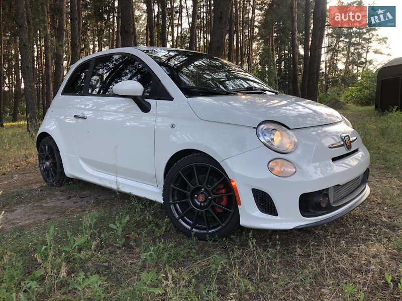 Хэтчбек Abarth Fiat 500 2014 в 